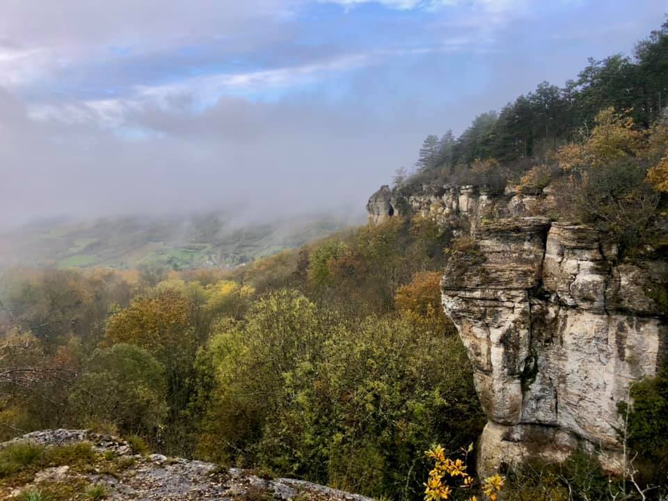Vue du haut des falaises de Cormot. Photo: Philippe Royer